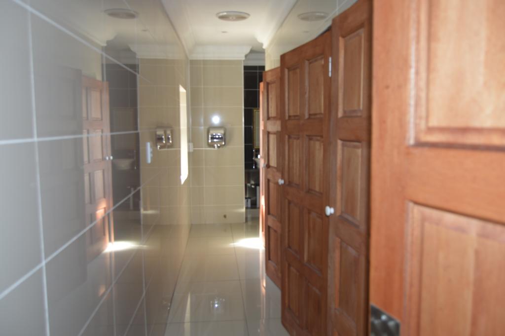 באנוני Lakeview Boutique Hotel & Conference Center מראה חיצוני תמונה